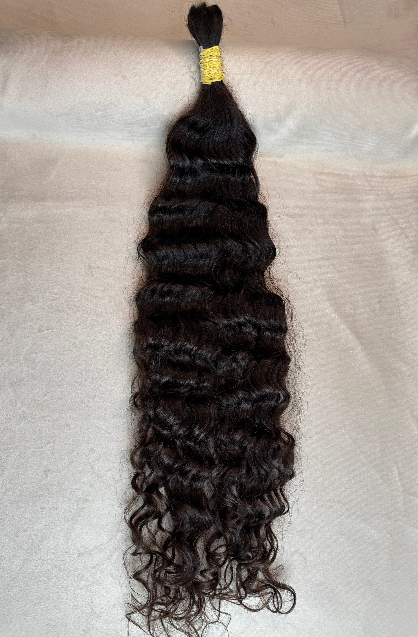 Cabelo Humano Brasileiro - Castanho - Cacheado - 115 g | 65 cm