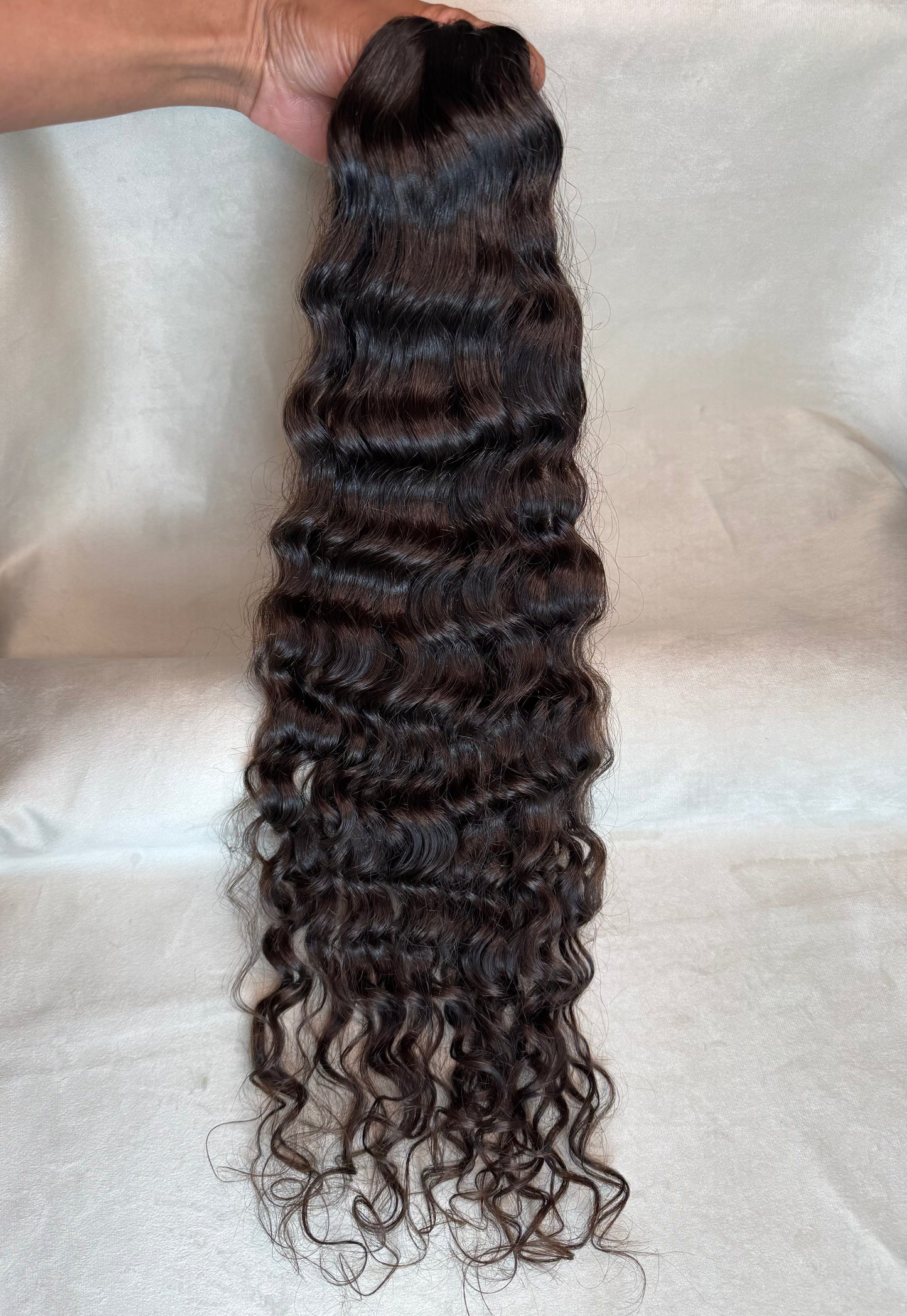 Cabelo Humano Brasileiro - Castanho - Cacheado - 115 g | 65 cm