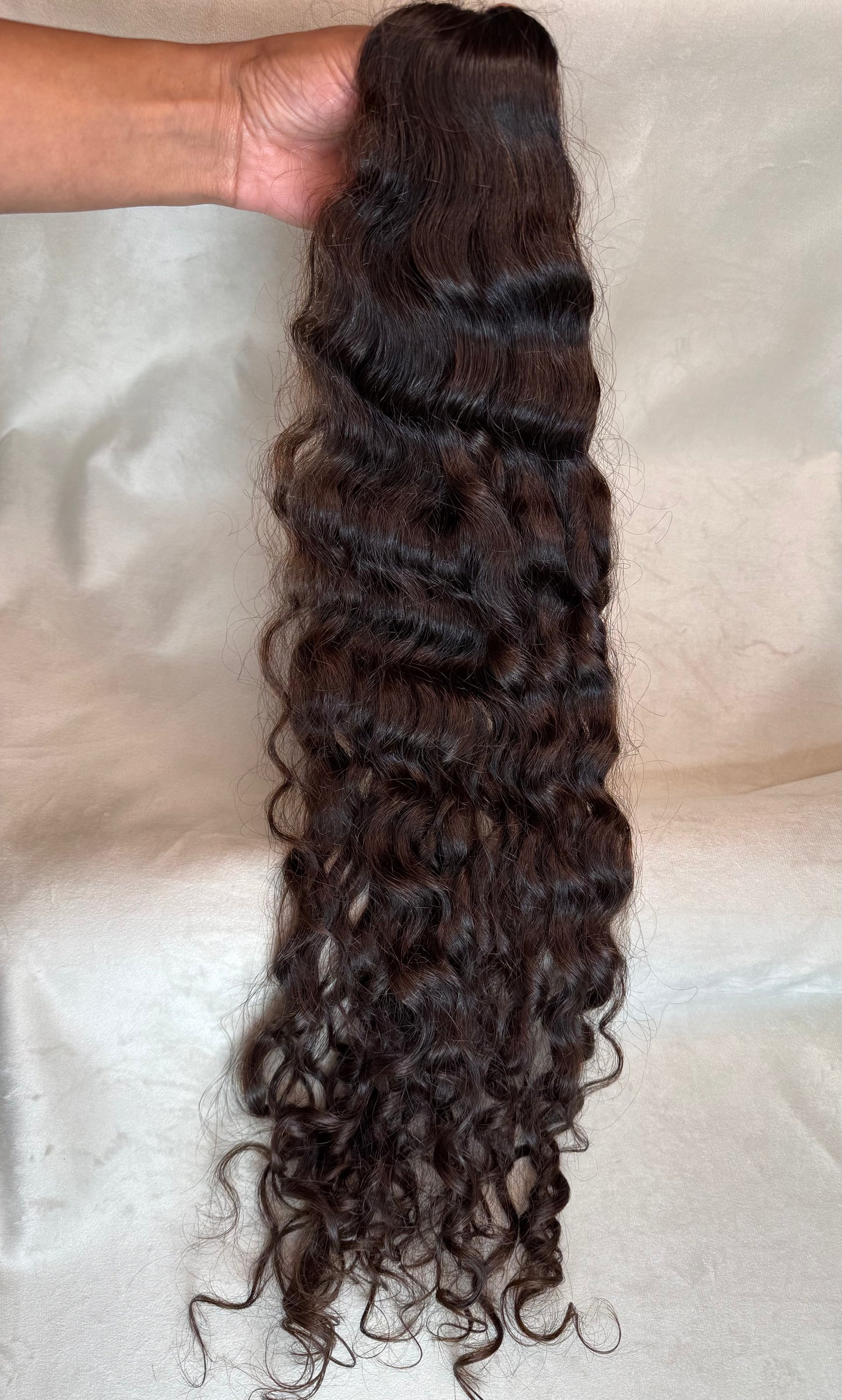 Cabelo Humano Brasileiro - Castanho - Cacheado - 145g | 70 cm