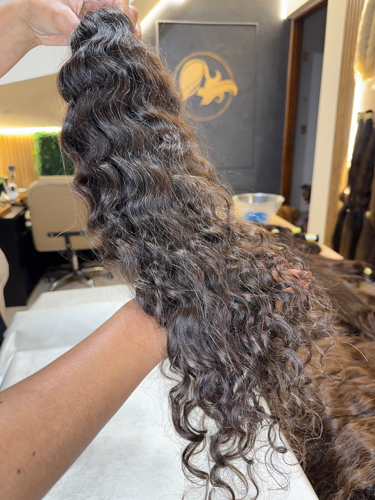 Cabelo Humano Brasileiro - Castanho - Cacheado - 58 cm | 180 g