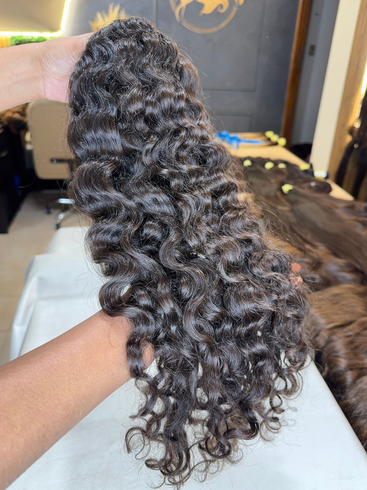 Cabelo Humano Brasileiro - Castanho - Cacheado - 165 g | 55 cm
