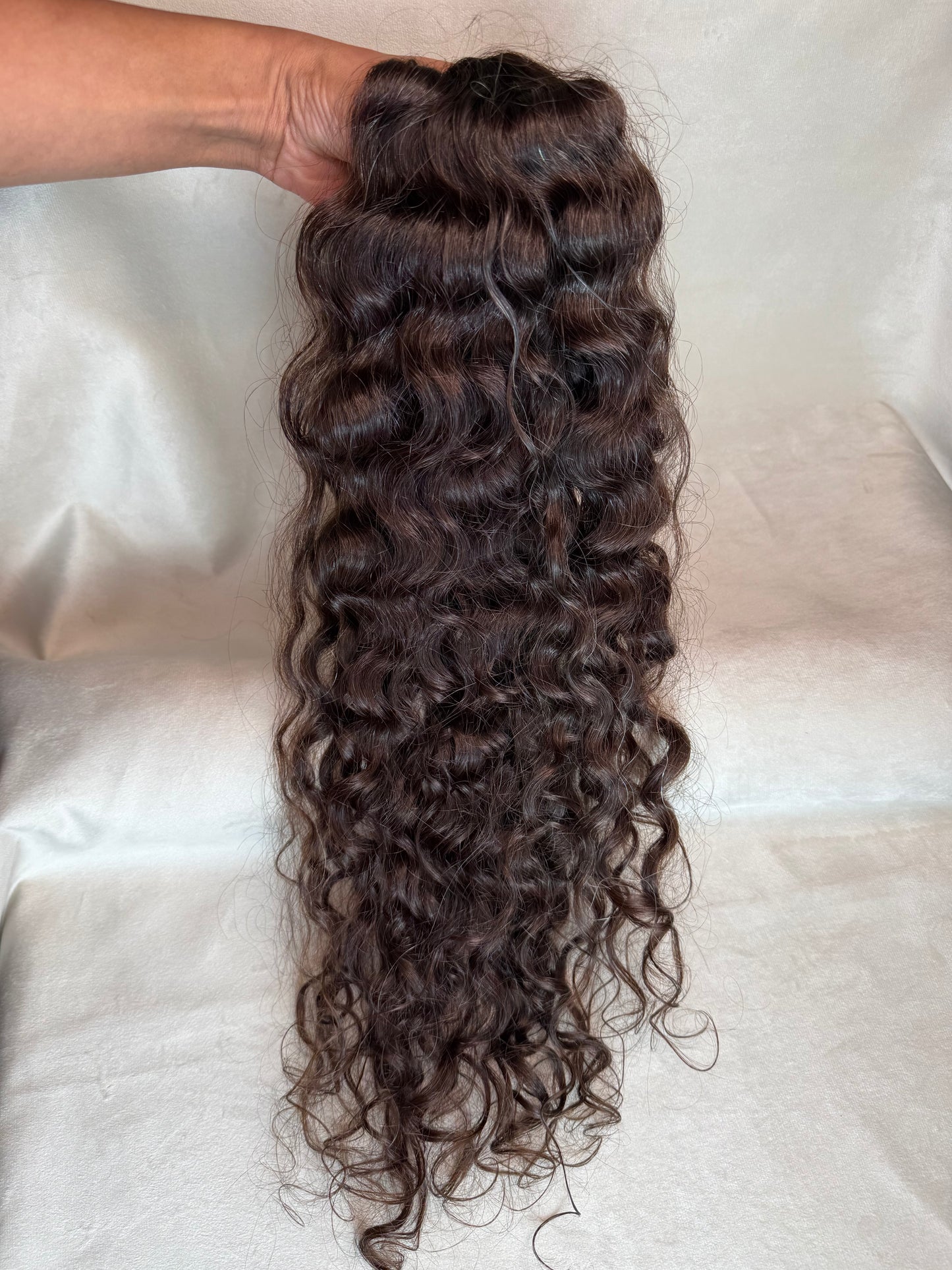 Cabelo Humano Brasileiro - Castanho - Cacheado - 180g | 58 cm