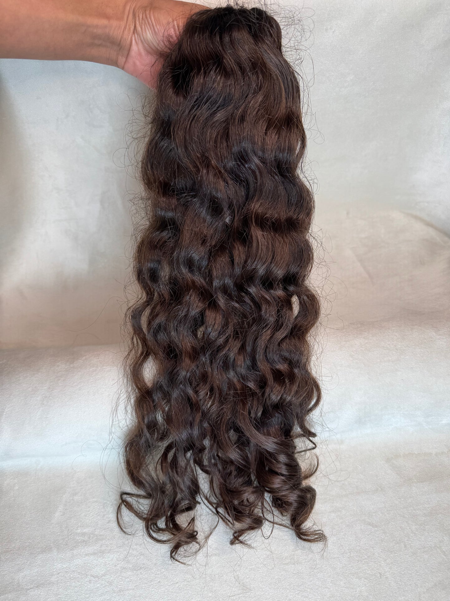 Cabelo Humano Brasileiro - Castanho - Cacheado - 135 g | 50 cm